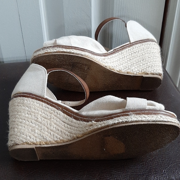 Shoes - Picture 4 of 8